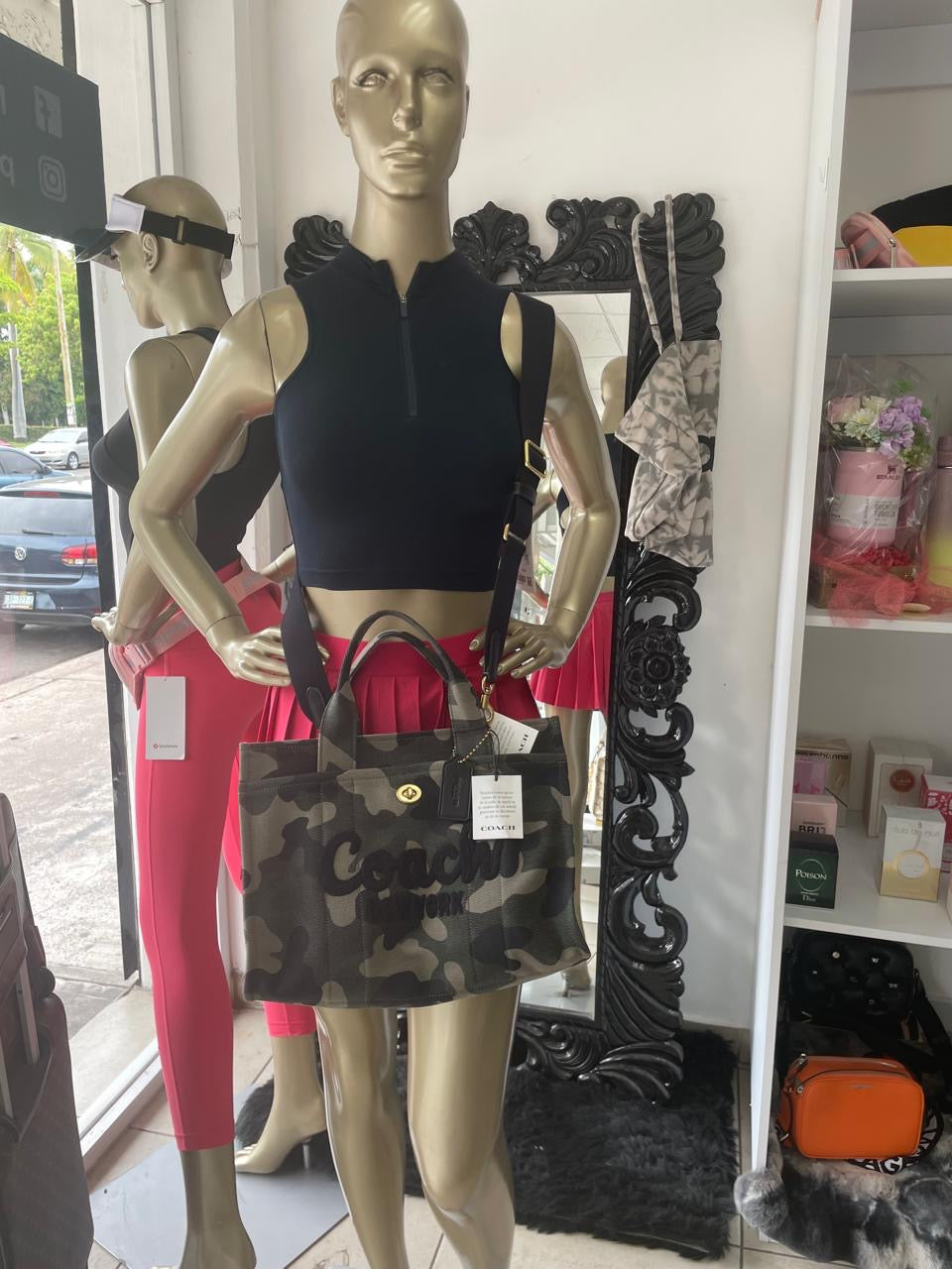 Bolsa tote Coach Cargo con estampado de camuflaje. Tamaño mediano