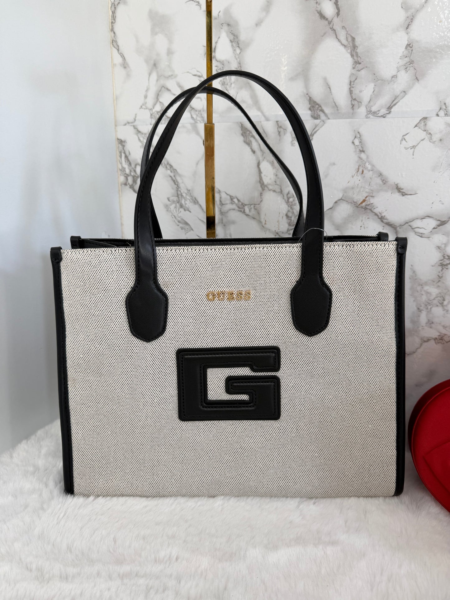 Bolsa grande tote en tela marca Guess