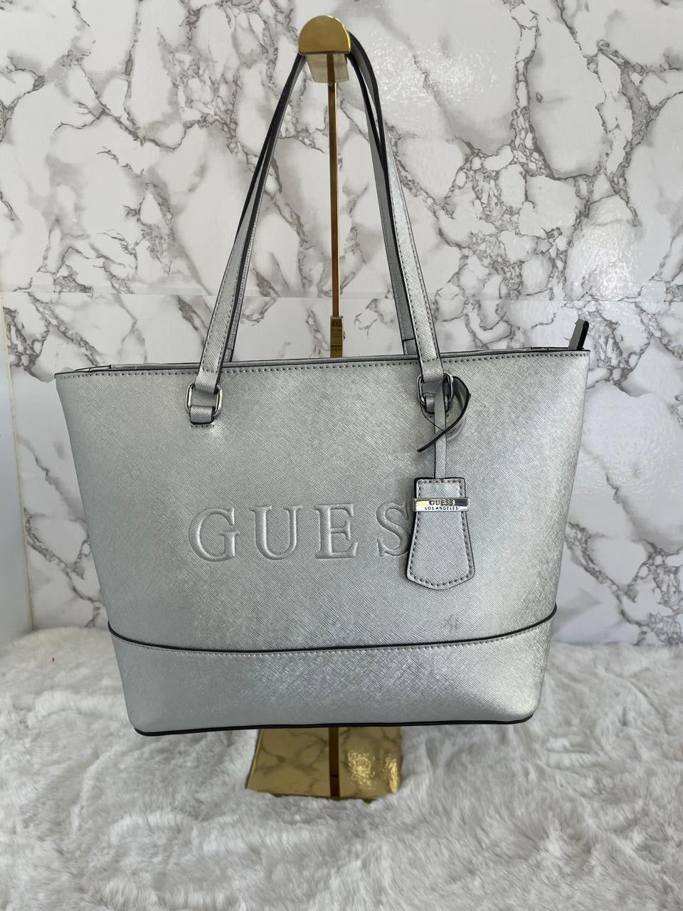 Bolsa grande clásica marca Guess