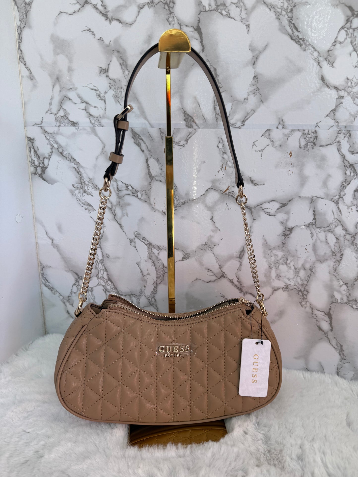 Bolsa crossbody marca Guess coló nude