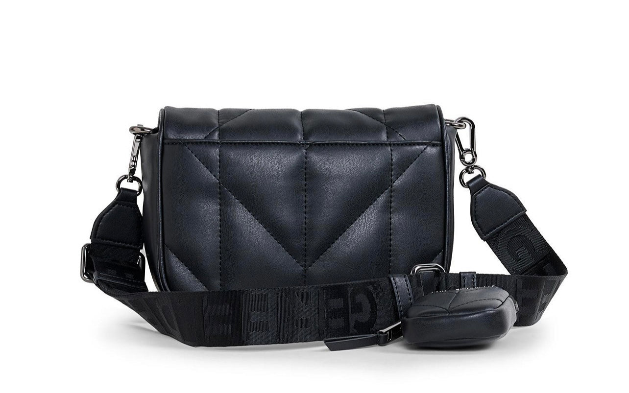 Bolsa negra marca Karl Lagerfeld