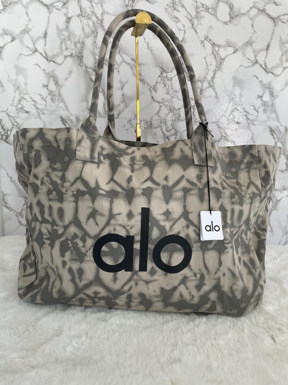 Bolsa grande en tela marca Alo