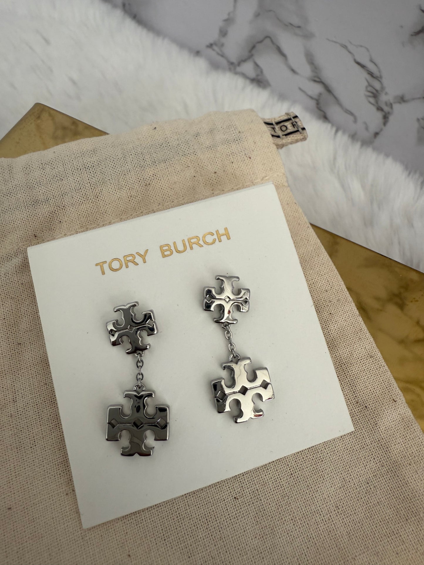 Aretes Tory Burch Kira Doble Logo