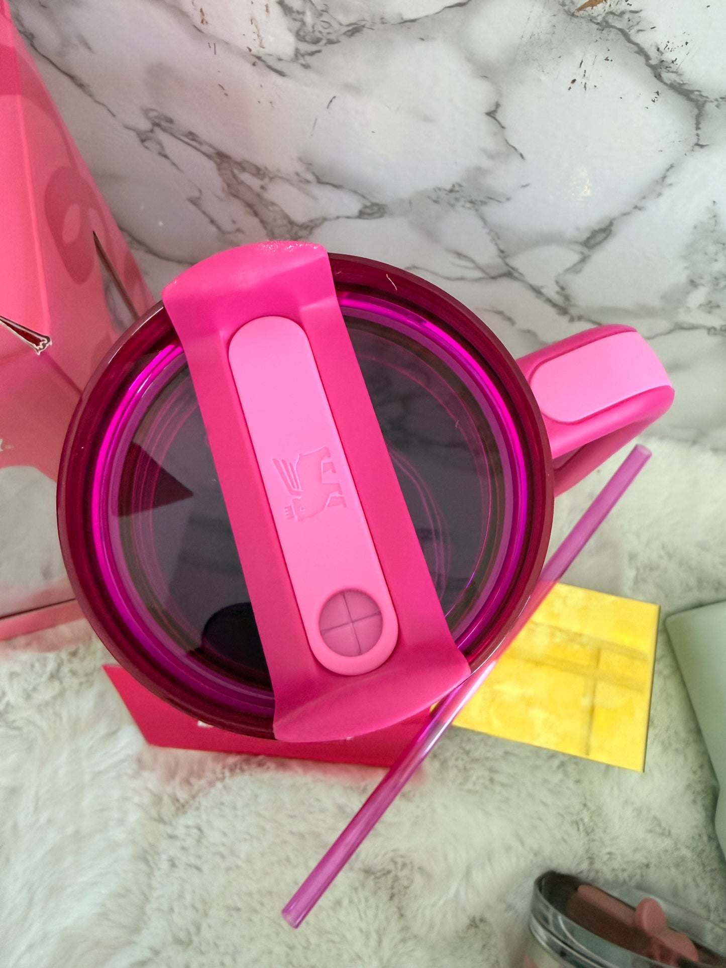 Vaso 49 onzas Stanley edicion Barbie Rosa con caja