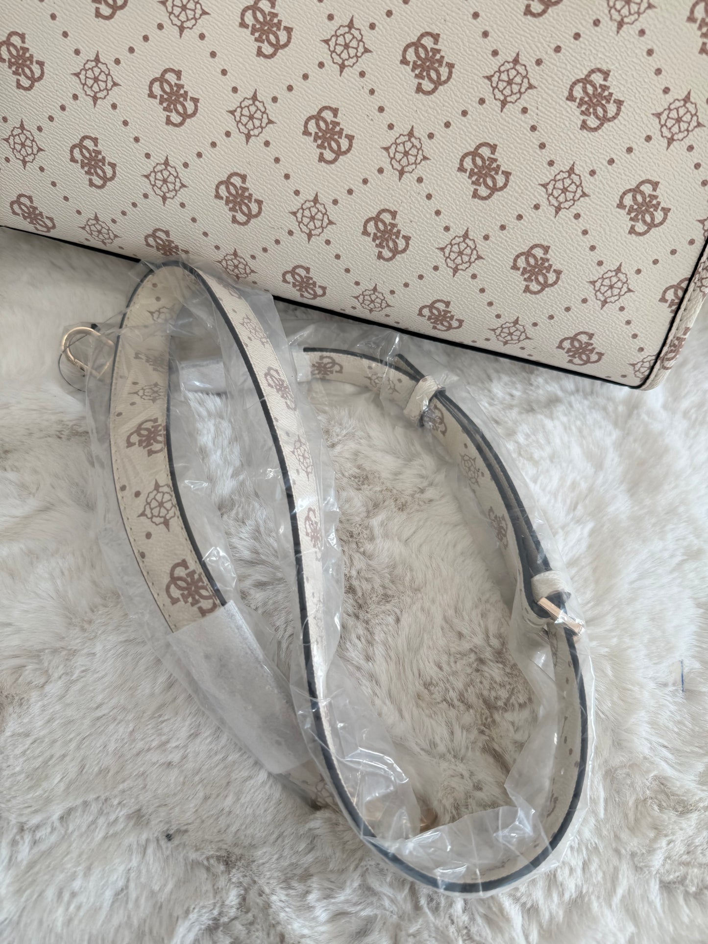 Bolsa tote grabada marca Guess grande