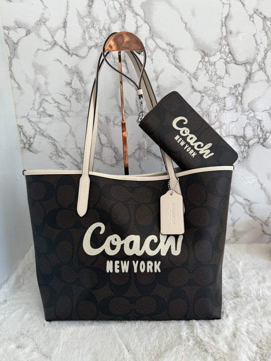 Bolso coach tote café grabado grande