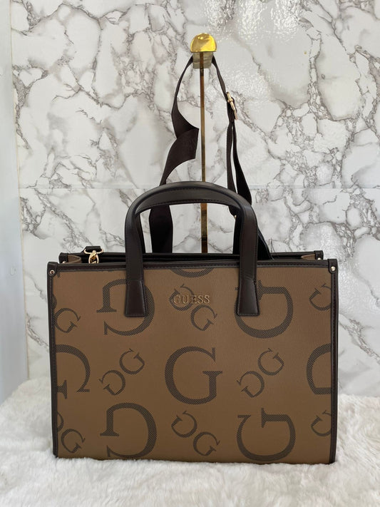 Bolsa Guess clásica grande grabada marca Guess
