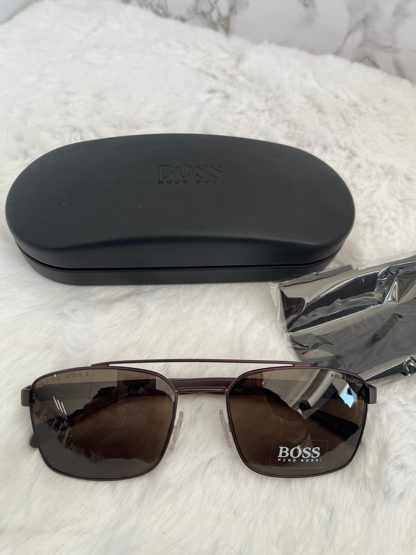 Lentes de caballero marca Hugo Boss