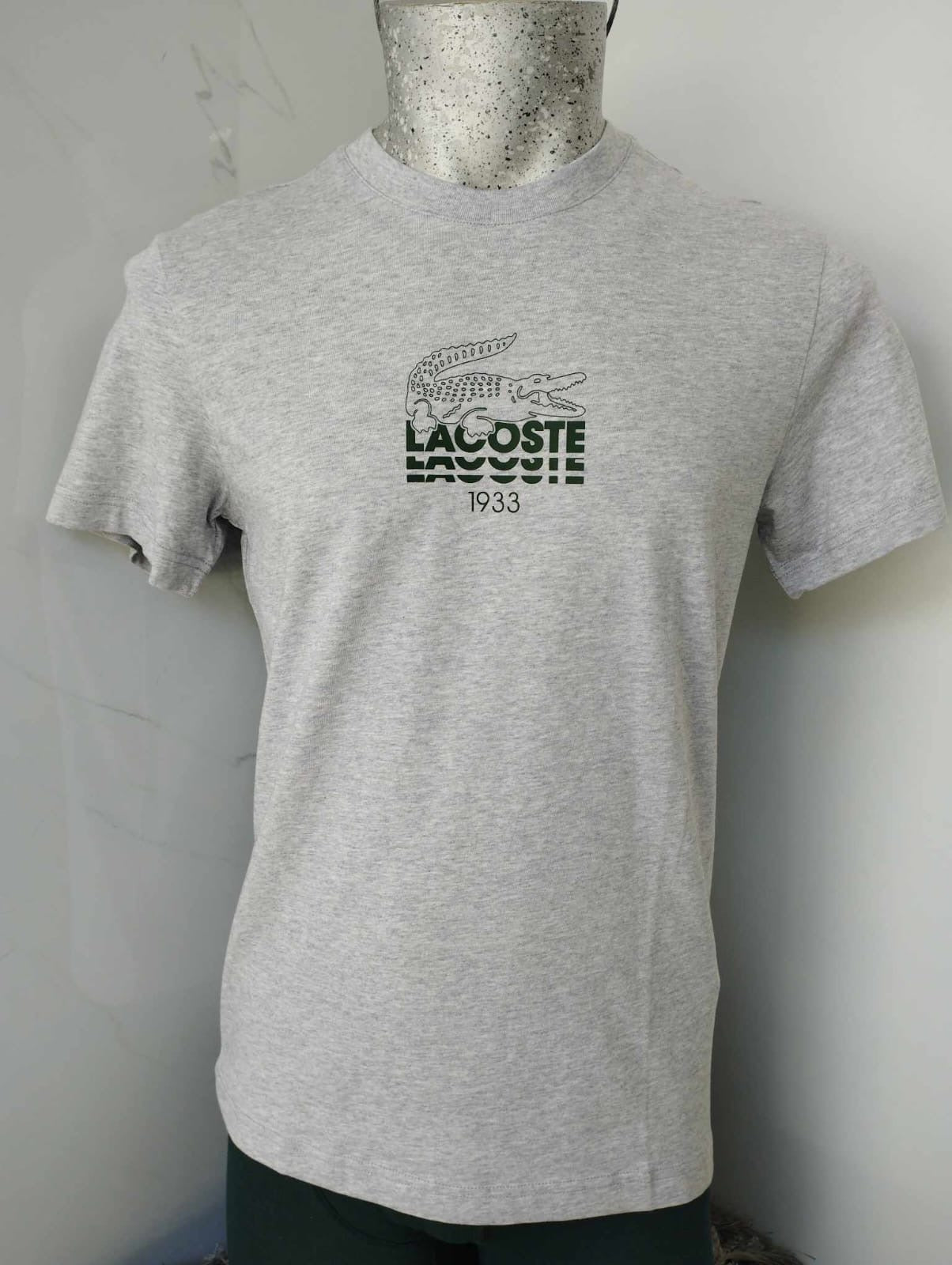 Playera de caballero marca Lacoste