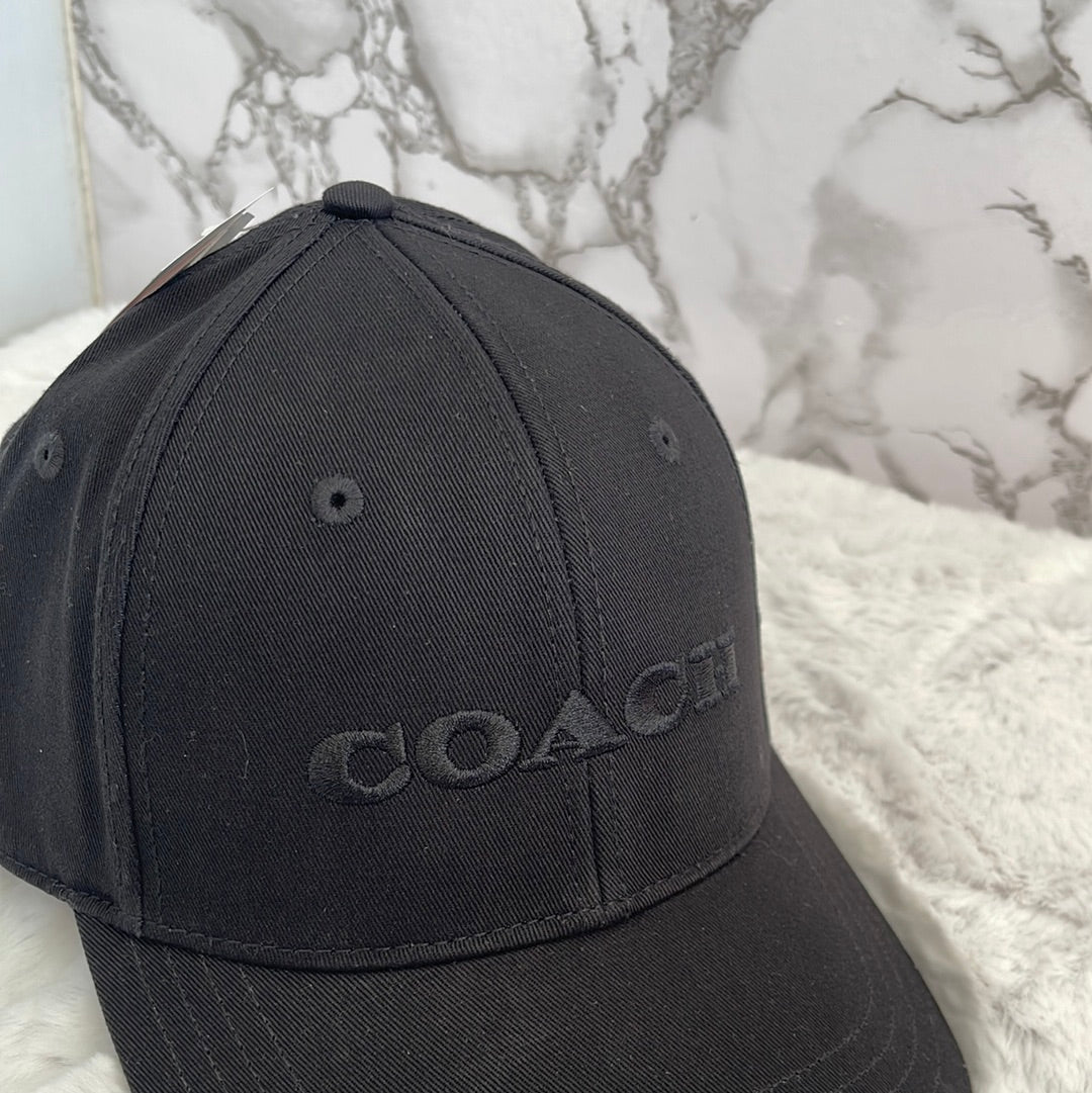 Gorra marca Coach en varios colores