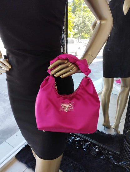 Bolsa color rosa tela marca Guess