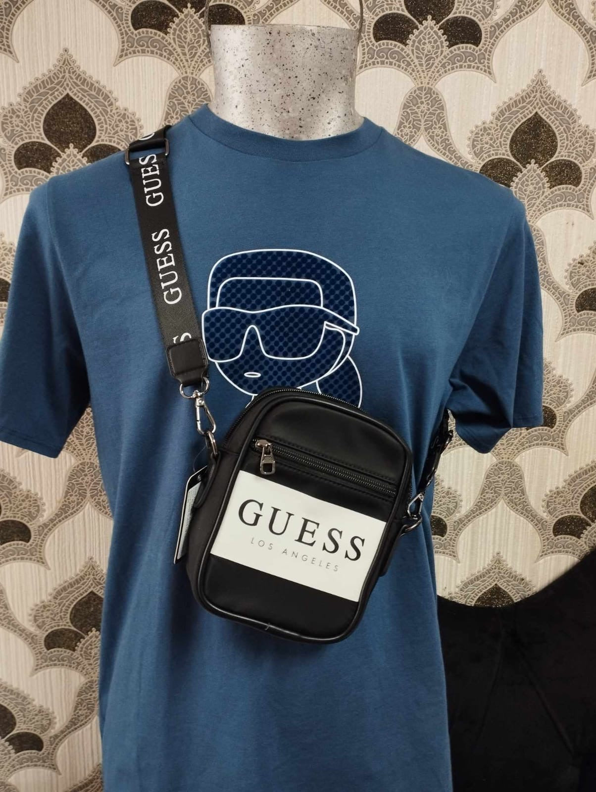 Bolso de caballero marca Guess tipo nylon