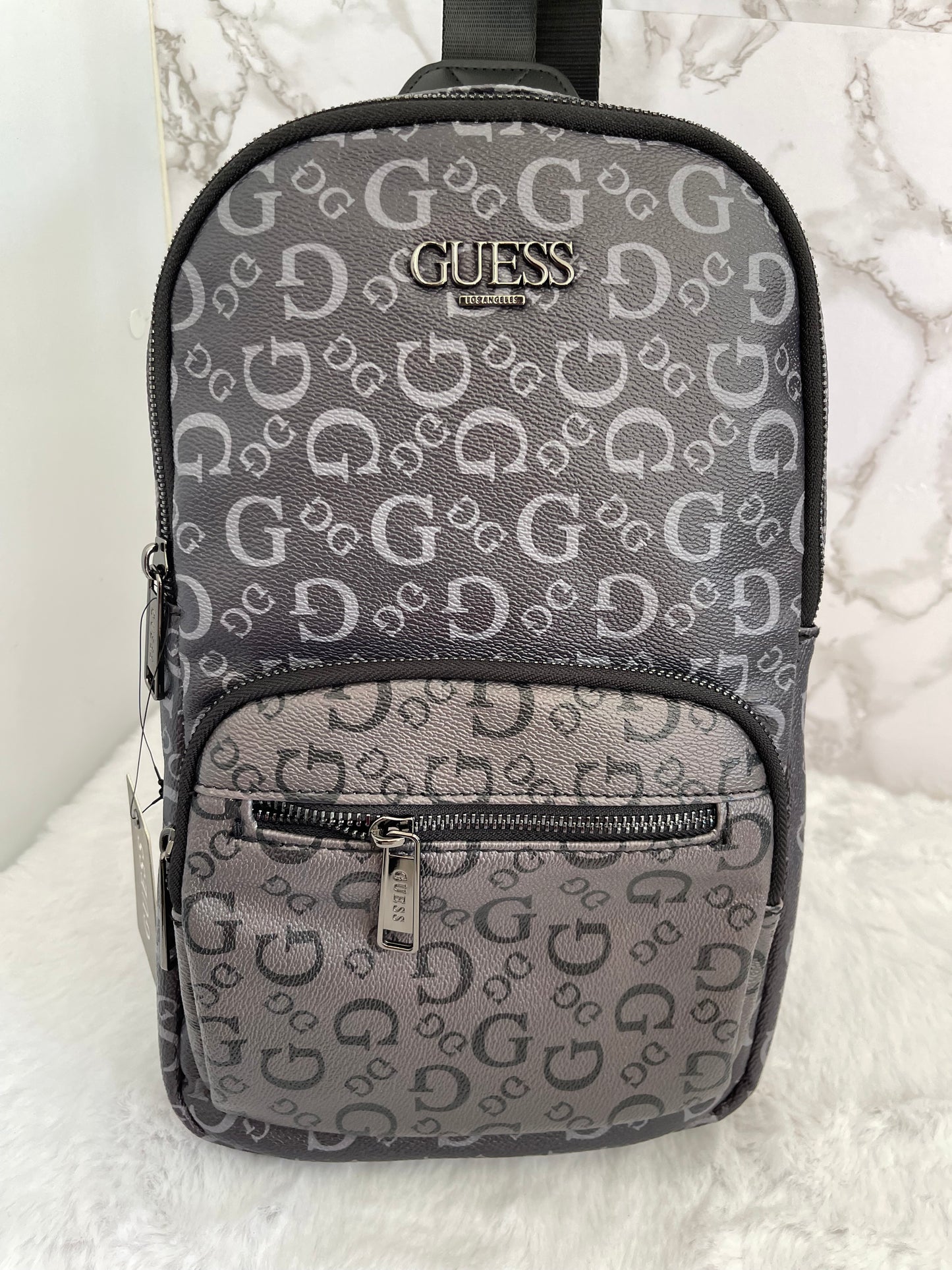 Bolso de caballero marca Guess tipo piel tamaño grande