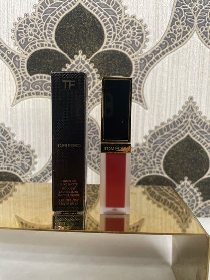 Tom Ford Líquid Lip 133 Scarlet astillero