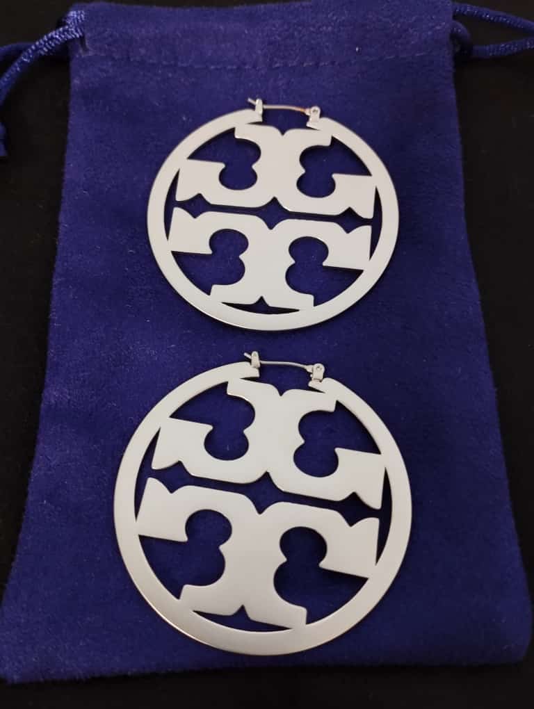 Aretes grandes marca Tory Burch