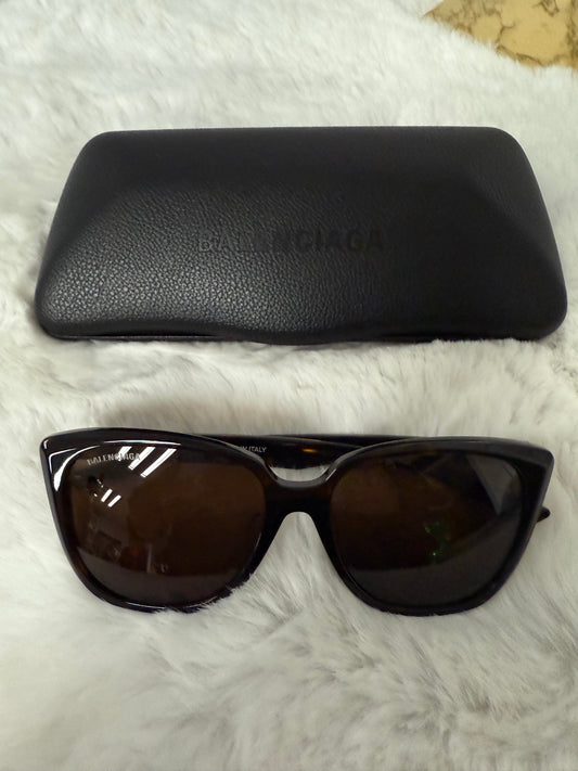 Lentes color negro marca Balenciaga