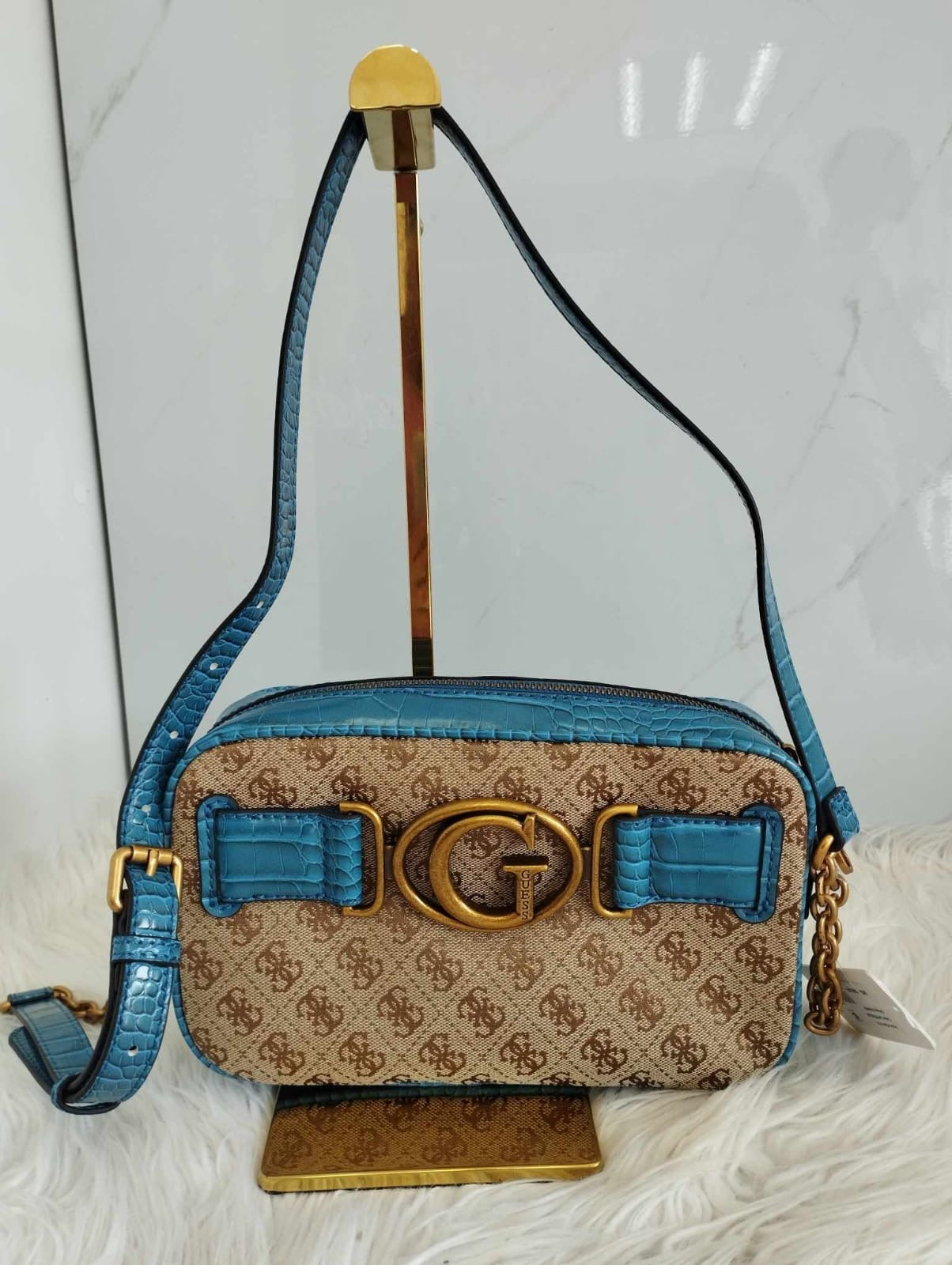 Bolsa tipo crossbody tela marca Guess