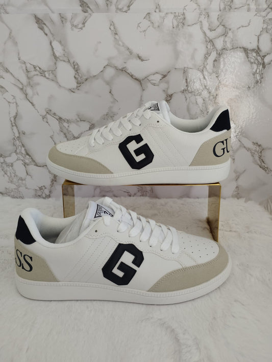 Tenis para caballero color blanco tipo piel marca Guess