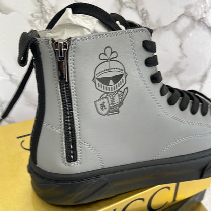 Tenis tipo bota para caballero marca Karl Lagerfeld