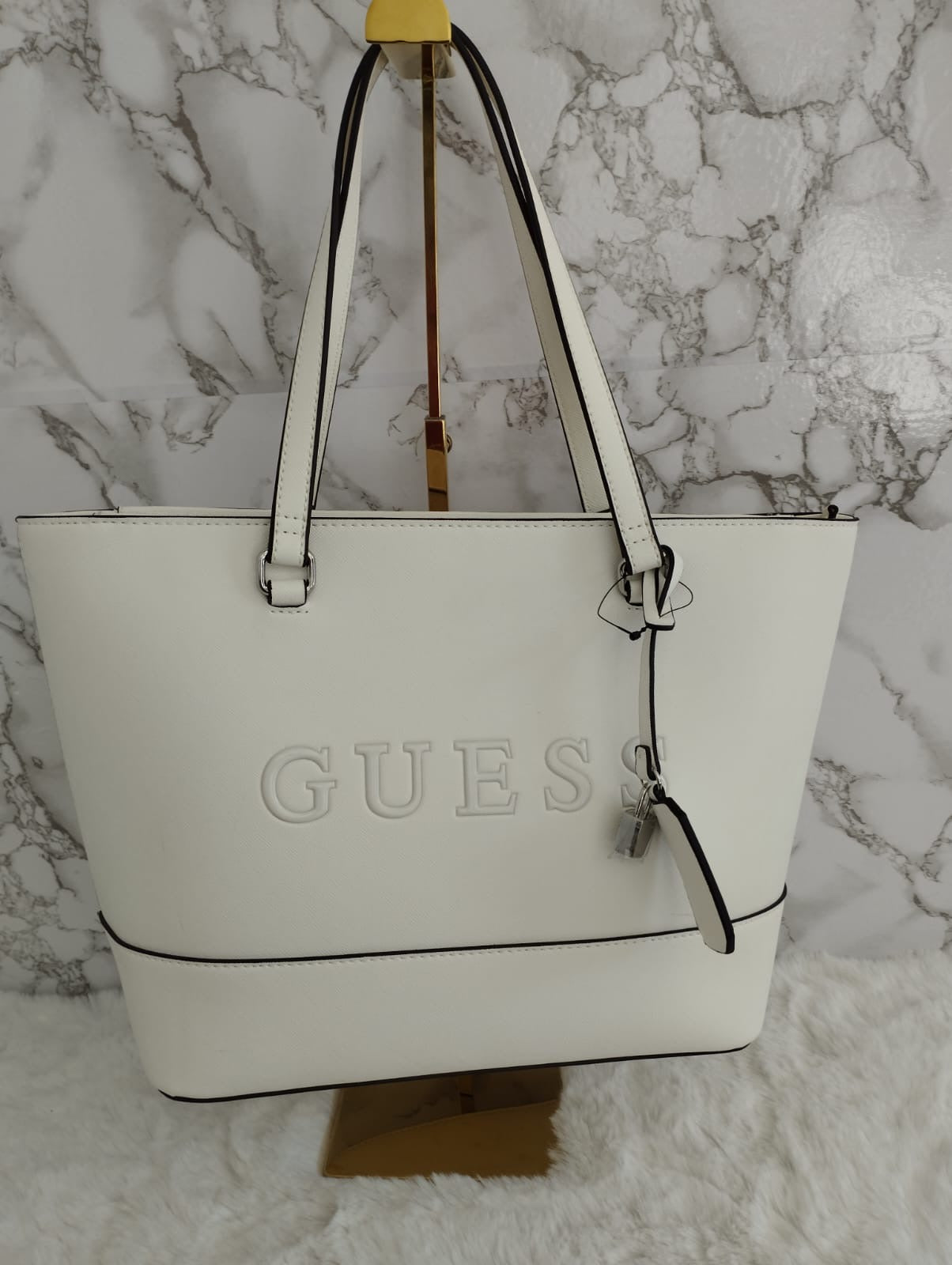 Bolsa grande clásica marca Guess