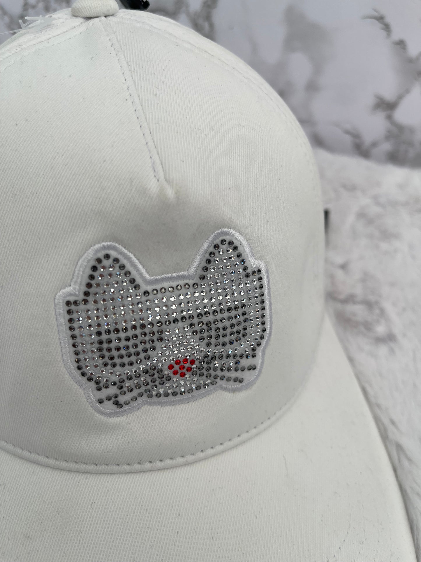 Gorra blanca marca Karl Lagerfeld