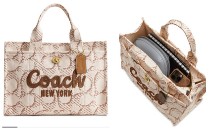 Bolsa tipo CROSSBODY nude en tela marca Coach tamaño mediana