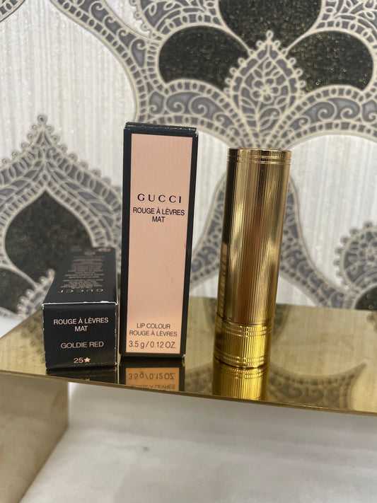 Gucci Rouge a levres mat 25 goldie red