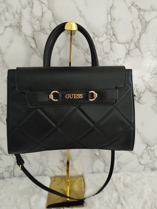 Bolsa color negro mediana marca Guess