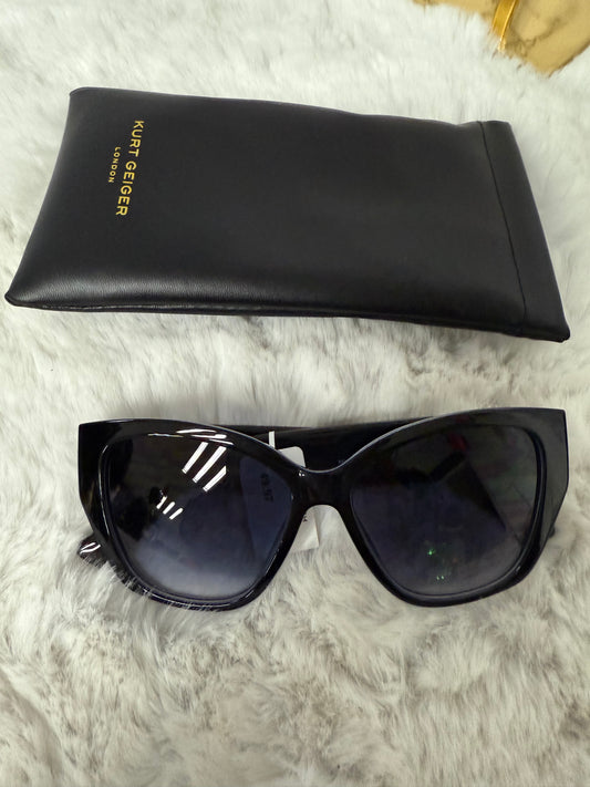 Lentes negro de dama marca Kurt Geiger con estuche de bolsa