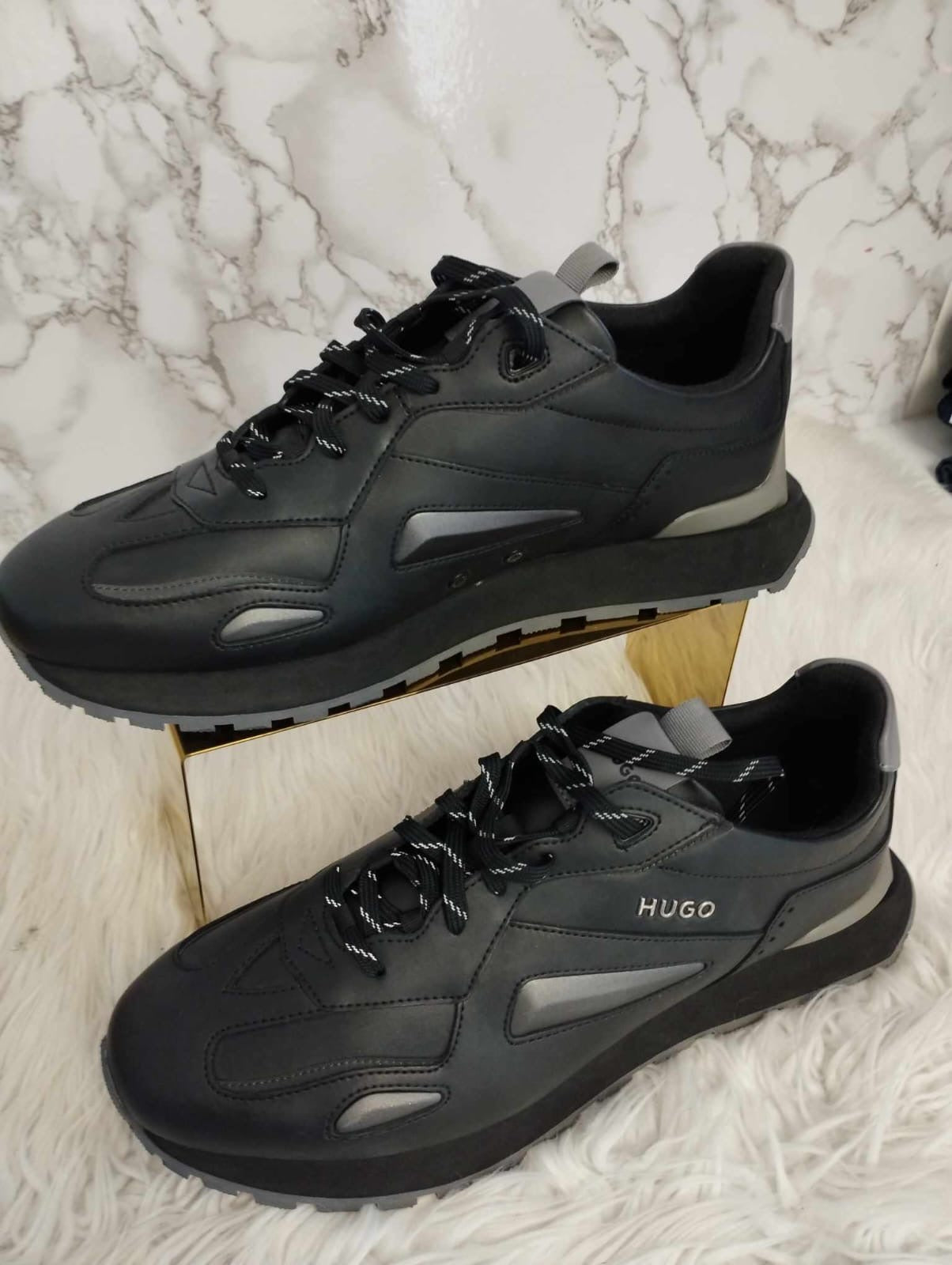 Tenis de caballero marca Hugo Boss