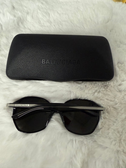 Lentes grandes marca a Balenciaga