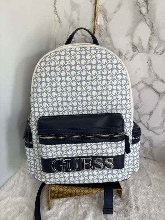 Mochila grande tipo piel marca Guess