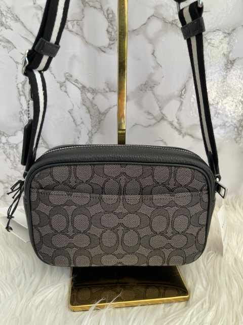 Bolsa crossbody chica 1 cierre marca Coach