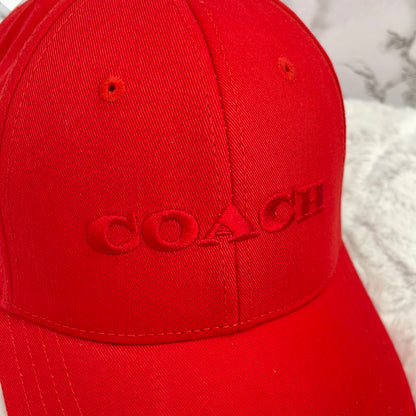 Gorra marca Coach en varios colores