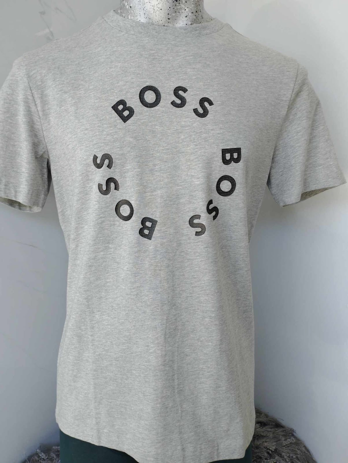 Playera de caballero marca Hugo Boss