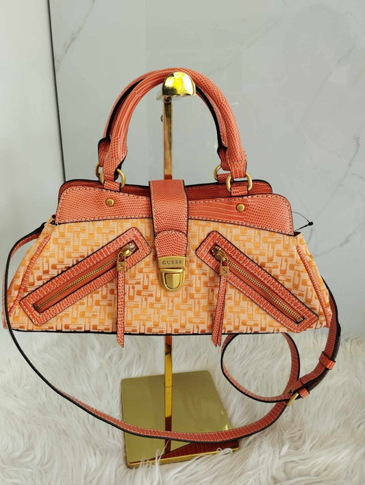 Bolsa chica crossbody naranja marca Guess