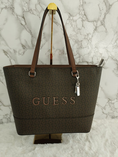 Bolsa grande clásica marca Guess