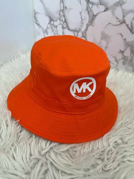Gorro (bucket hat) marca Michael Kors