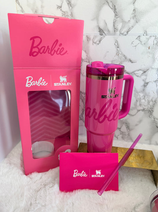Vaso 49 onzas Stanley edicion Barbie Rosa con caja