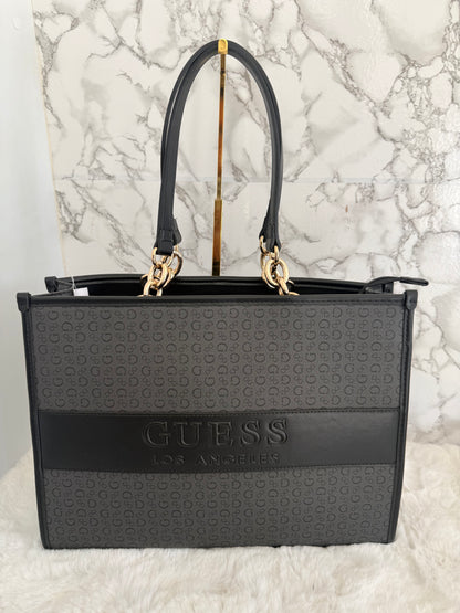 Bolsa tote Guess negra grande grabada