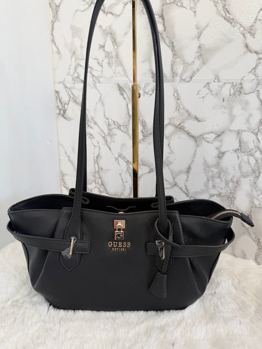 Bolsa chica color negra marca Guess