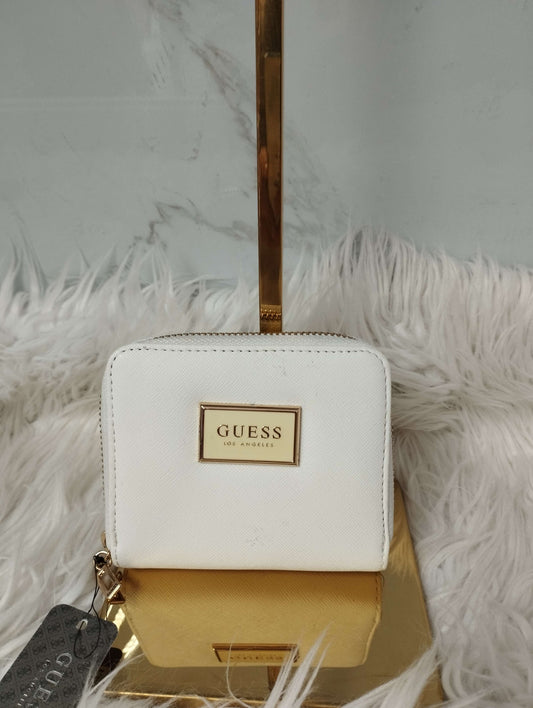 CARTERA CHICA BLANCA MARCA GUESS