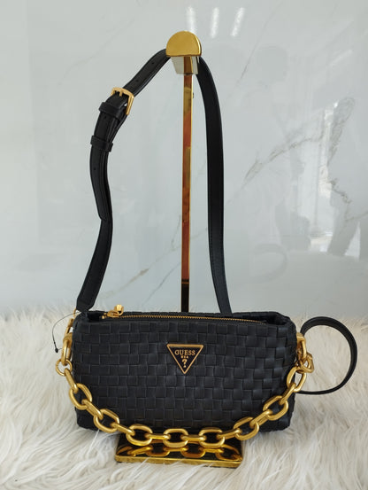 BOLSA CHICA NEGRA MARCA GUESS