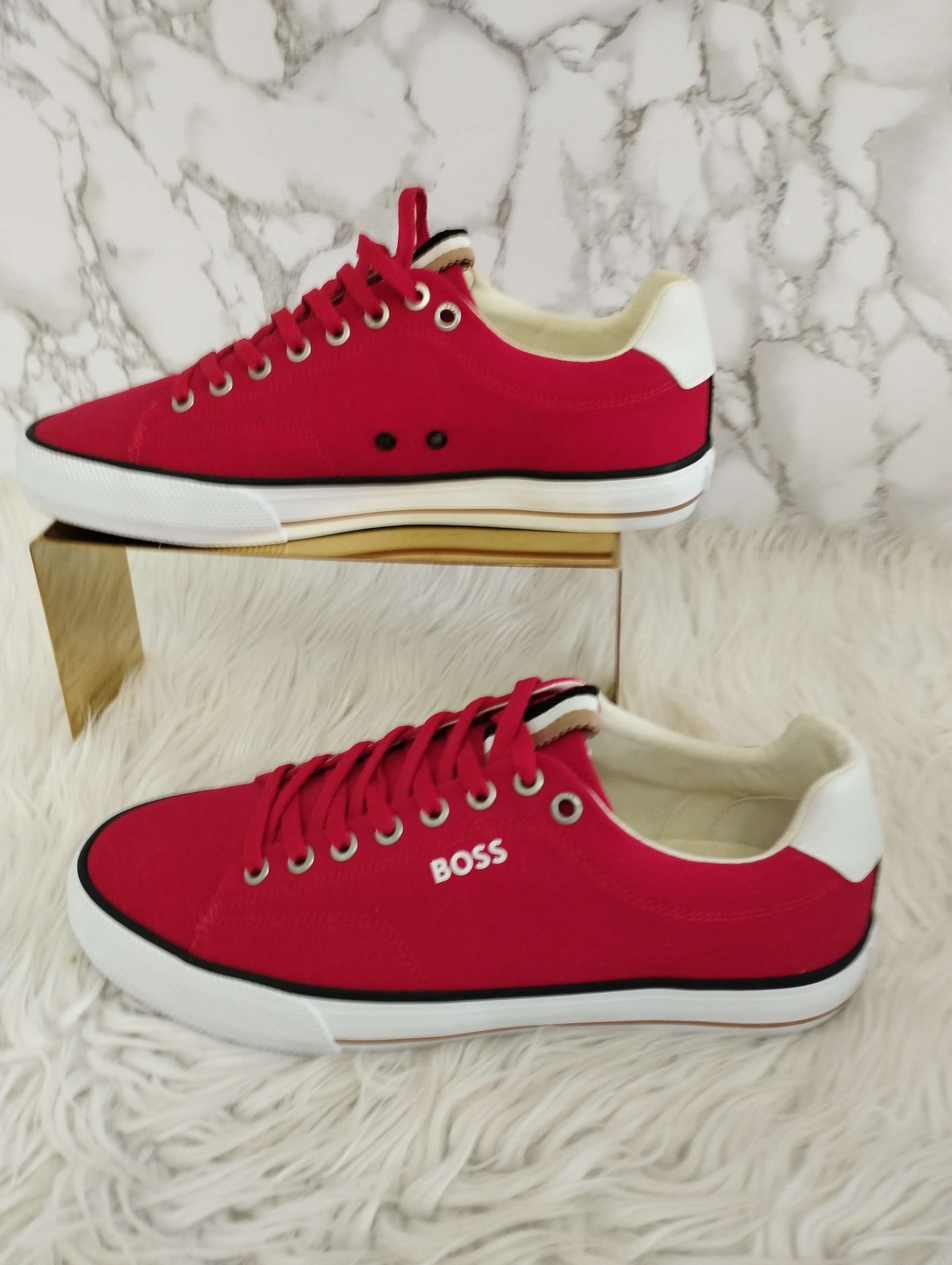 TENIS COLOR ROJO MARCA HUGO BOSS