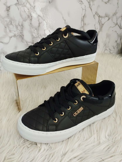 TENIS NEGRO COSTURAS MARCA GUESS