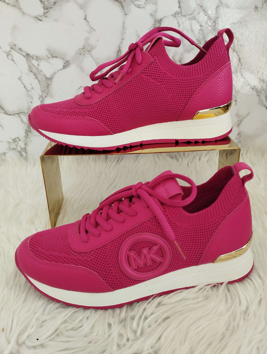 Tenis de dama color rosa fushia marca Michael Kors