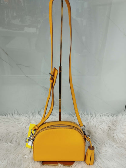 Bolsa color amarillo tipo crossbody marca Marc Jacobs