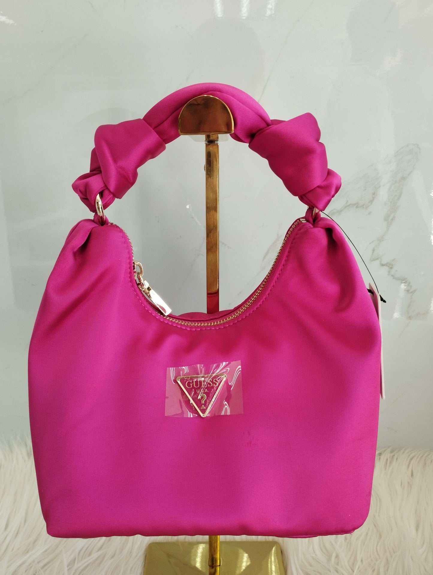 Bolsa color rosa tela marca Guess