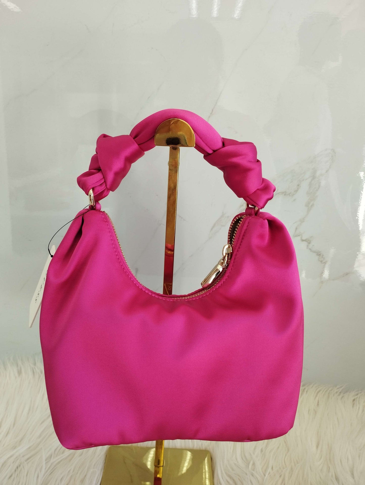 Bolsa color rosa tela marca Guess