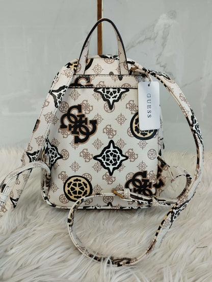 Mochila chica con bolsa de monedas marca Guess